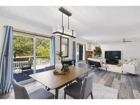 Dining - 23851 Schultz Rd NE, Aurora, OR 97002 photo 1 of 6