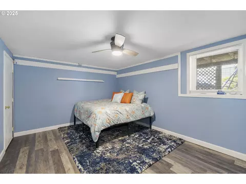 Bedroom - 23851 Schultz Rd NE, Aurora, OR 97002 photo 5 of 5
