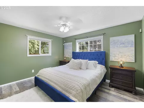 Bedroom - 23851 Schultz Rd NE, Aurora, OR 97002 photo 4 of 5