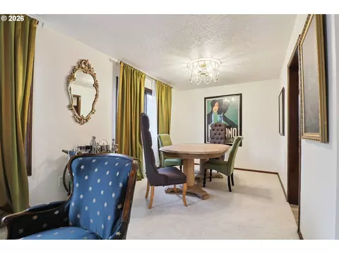 Dining - 1859 SW Angeline Ave, Gresham, OR 97080 photo 1 of 1