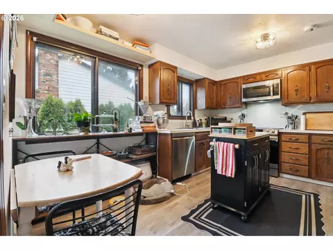 Kitchen - 1859 SW Angeline Ave, Gresham, OR 97080 photo 1 of 2