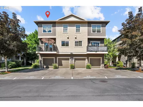 746 NE Adwick Dr, Beaverton, OR 97006