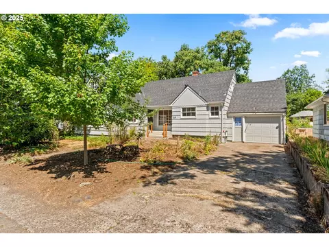 115 E Hilliard Ln, Eugene, OR 97404