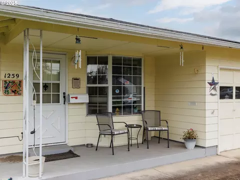 1259 Randolph Rd, Woodburn, OR 97071