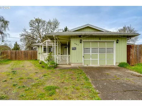 445 SW Juniper St, Junction City, OR 97448