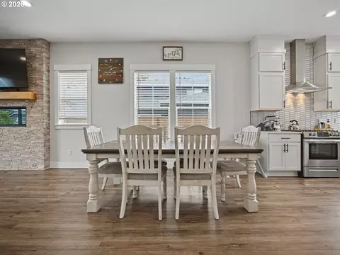 Dining - 38005 Juniper St, Sandy, OR 97055 photo 1 of 1