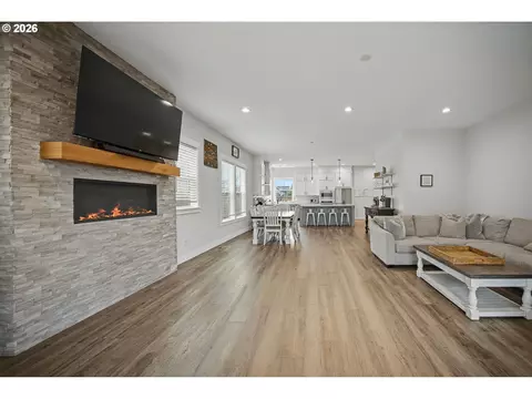 Living - 38005 Juniper St, Sandy, OR 97055 photo 1 of 2