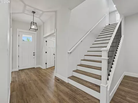Entry Way - 38005 Juniper St, Sandy, OR 97055 photo 3 of 4