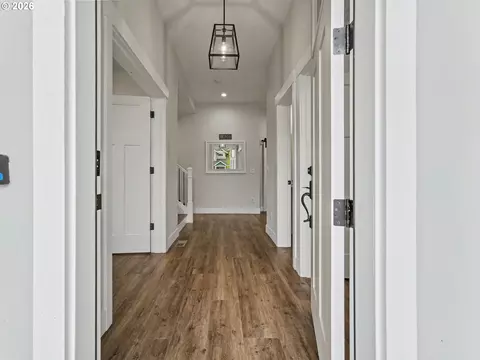 Entry Way - 38005 Juniper St, Sandy, OR 97055 photo 1 of 4