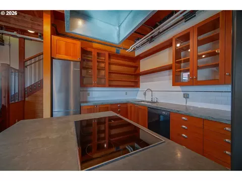 Kitchen - 321 Mill St #5, Eugene, OR 97401 photo 7 of 10