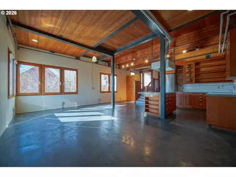 Living - 321 Mill St #5, Eugene, OR 97401 photo 3 of 5