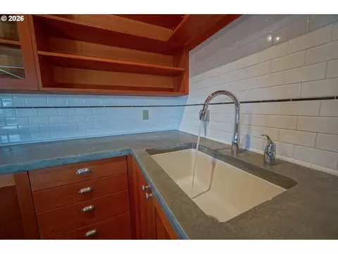 Kitchen - 321 Mill St #5, Eugene, OR 97401 photo 6 of 10