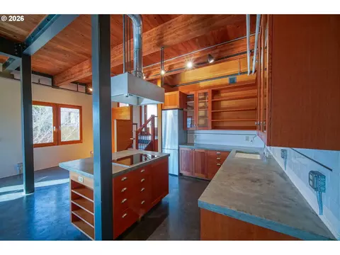 Kitchen - 321 Mill St #5, Eugene, OR 97401 photo 1 of 10