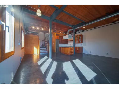 Living - 321 Mill St #5, Eugene, OR 97401 photo 2 of 5