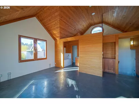 Living - 321 Mill St #5, Eugene, OR 97401 photo 5 of 5