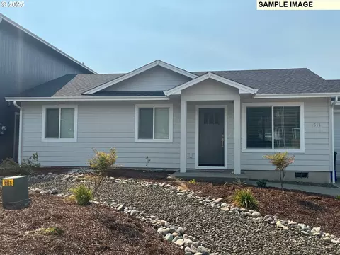 1224 SE Booth Ave, Roseburg, OR 97470