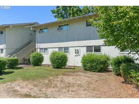 2170 W 15th Ct, Eugene, OR 97402