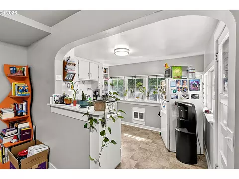 Kitchen - 963 Madison St, Eugene, OR 97402 photo 1 of 2