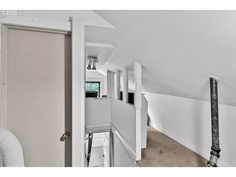Entry Way - 963 Madison St, Eugene, OR 97402 photo 1 of 1