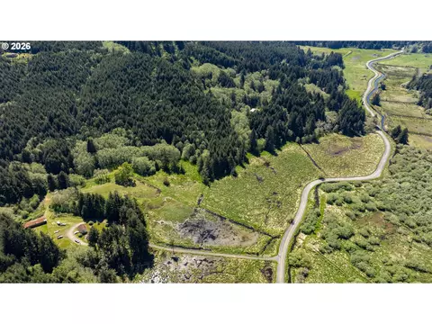 94010 N Way Ln, North Bend, OR 97459