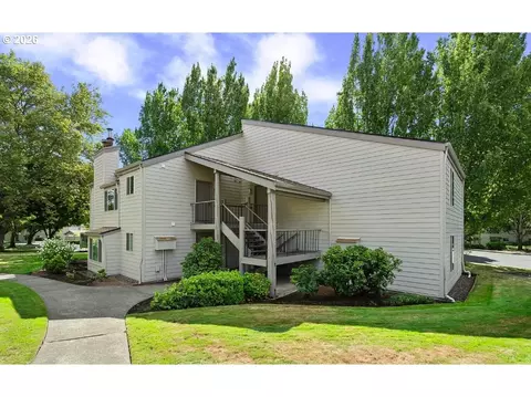 10137 SW Trapper Ter, Beaverton, OR 97008