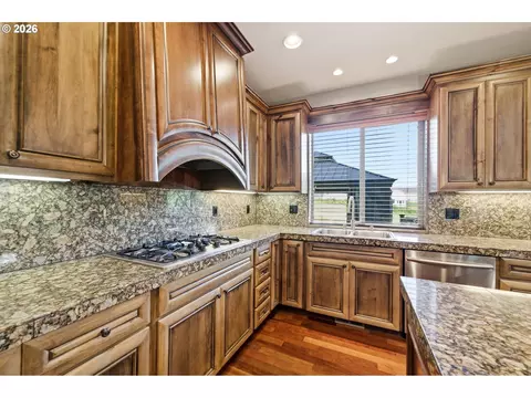 Kitchen - 2234 NW Utah Ct, Camas, WA 98607 photo 1 of 4