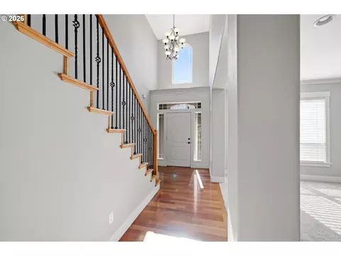 Entry Way - 2234 NW Utah Ct, Camas, WA 98607 photo 2 of 3