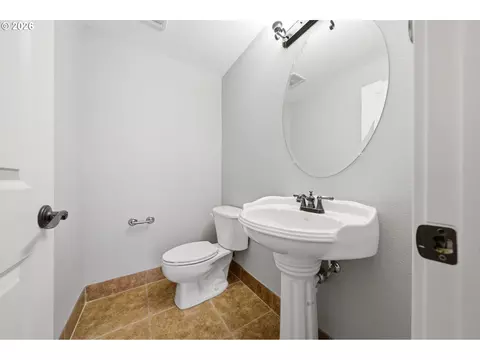 Bath - 2234 NW Utah Ct, Camas, WA 98607 photo 1 of 5