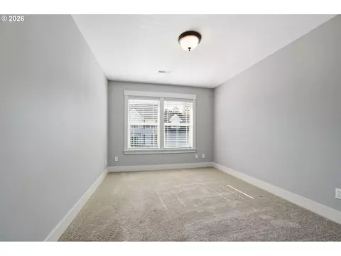 Bedroom - 2234 NW Utah Ct, Camas, WA 98607 photo 5 of 6