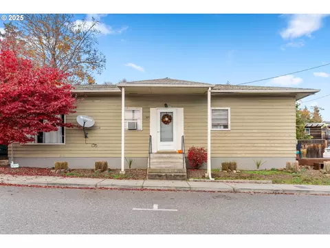 320 NE Tohomish St, White Salmon, WA 98672