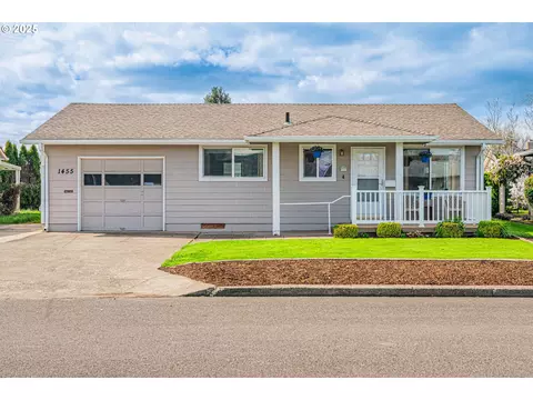 1455 Thompson Rd, Woodburn, OR 97071