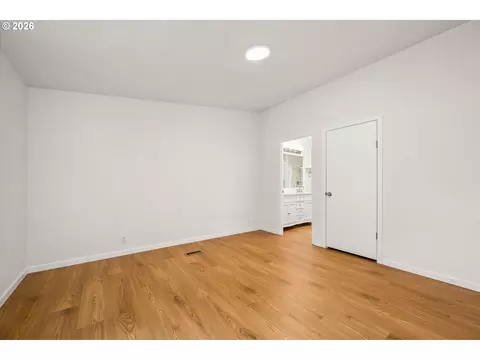 2242 Maia Loop, Springfield, OR 97477 photo 20