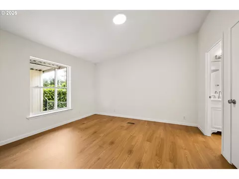 2242 Maia Loop, Springfield, OR 97477 photo 17