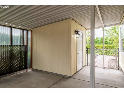 2242 Maia Loop, Springfield, OR 97477 photo 27