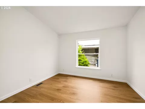 2242 Maia Loop, Springfield, OR 97477 photo 24