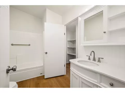 2242 Maia Loop, Springfield, OR 97477 photo 25