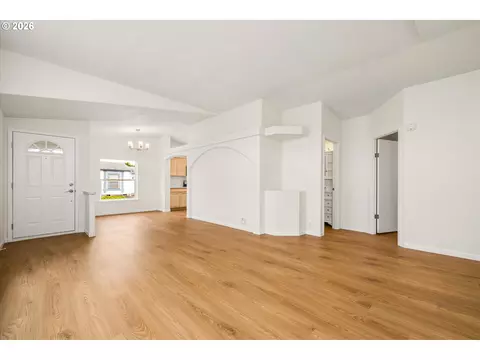 2242 Maia Loop, Springfield, OR 97477 photo 11