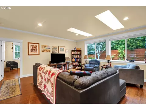Living - 1630 38th Loop, Florence, OR 97439 photo 1 of 5