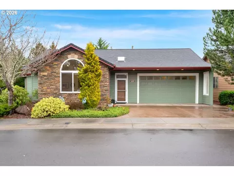 Exterior - 1630 38th Loop, Florence, OR 97439 photo 2 of 9