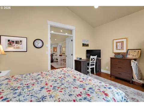 Bedroom - 1630 38th Loop, Florence, OR 97439 photo 2 of 4