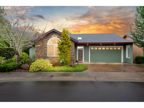 Exterior - 1630 38th Loop, Florence, OR 97439 photo 4 of 9