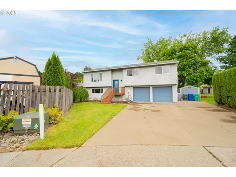 2916 NE 26th St, Gresham, OR 97030