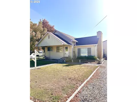 702 Lake Ave, La Grande, OR 97850