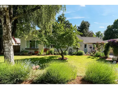 495 Arthur St, Woodburn, OR 97071
