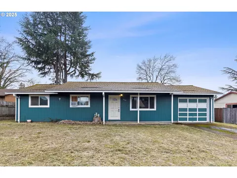 8 Berwick Ct, Molalla, OR 97038