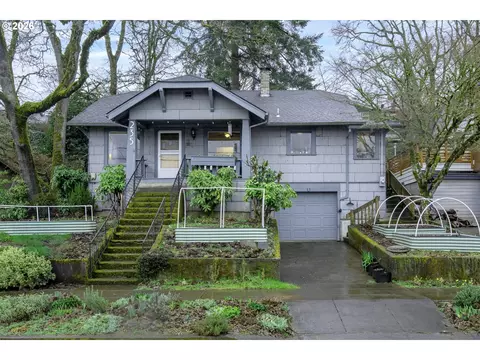 235 S 4th St, Saint Helens, OR 97051