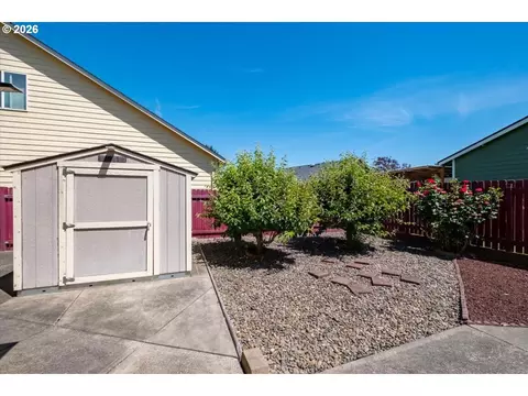 Exterior - 4199 Geranium Loop, Salem, OR 97305 photo 5 of 8