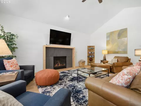 Living - 25858 E Bright Ave, Welches, OR 97067 photo 5 of 5