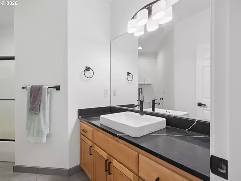 Bath - 25858 E Bright Ave, Welches, OR 97067 photo 5 of 5