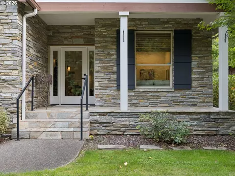 Exterior - 25858 E Bright Ave, Welches, OR 97067 photo 5 of 11